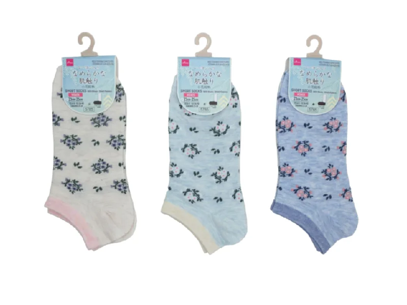 - Cat nail clippers with LED lightsShort Socks with Rayon Small Flowers