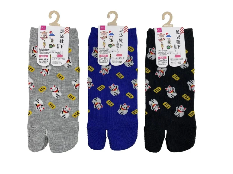 - Parrot climbing and standing wooden frameLadies Tabi Socks Beckoning Cat