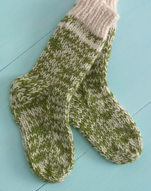 - ​​Christmas pet Christmas clothingStarboard Socks Pattern (Knit)