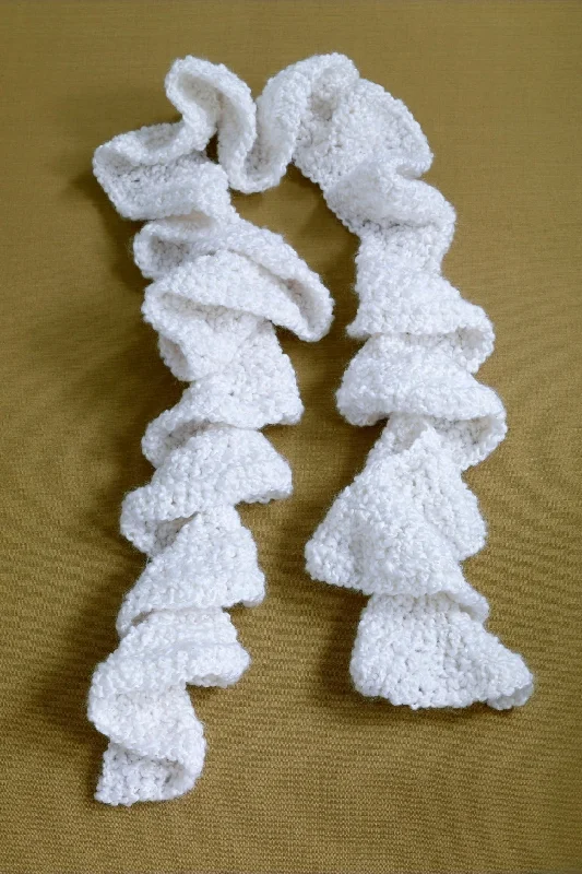 - Climbing pet constant temperature heating padNorth Pole Ruffle Scarf (Crochet)