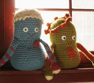 - Pet smart GPS locatorGordo and Doug Dolls Pattern (Crochet)