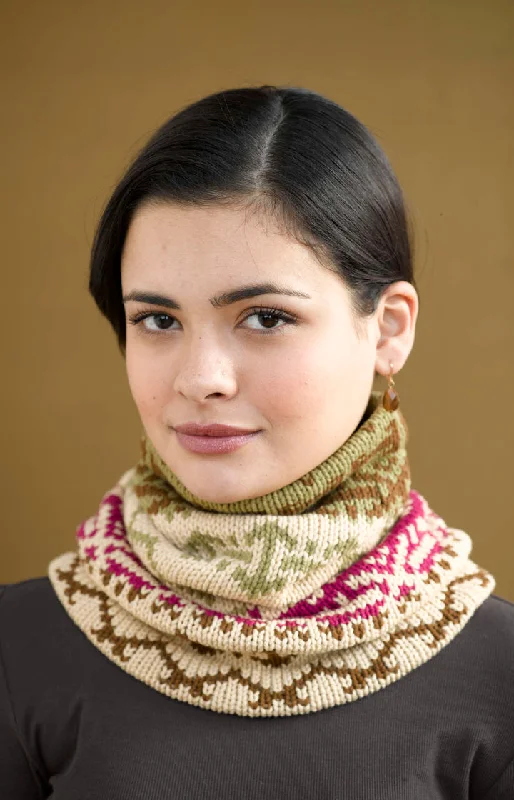 - Rabbit grass rack to prevent waste food boxCloudsong Cowl (Knit)