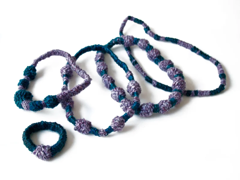 - Foldable and portable cat bagStar Street Necklace and Bracelet Pattern (Crafts)
